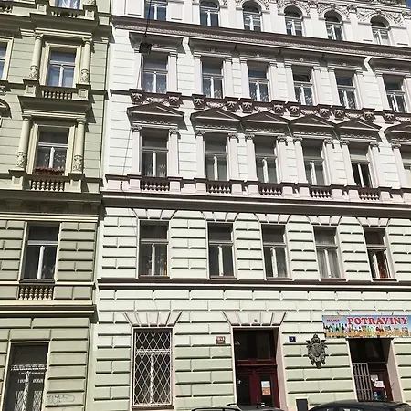 Apartment Glory On Legerova *